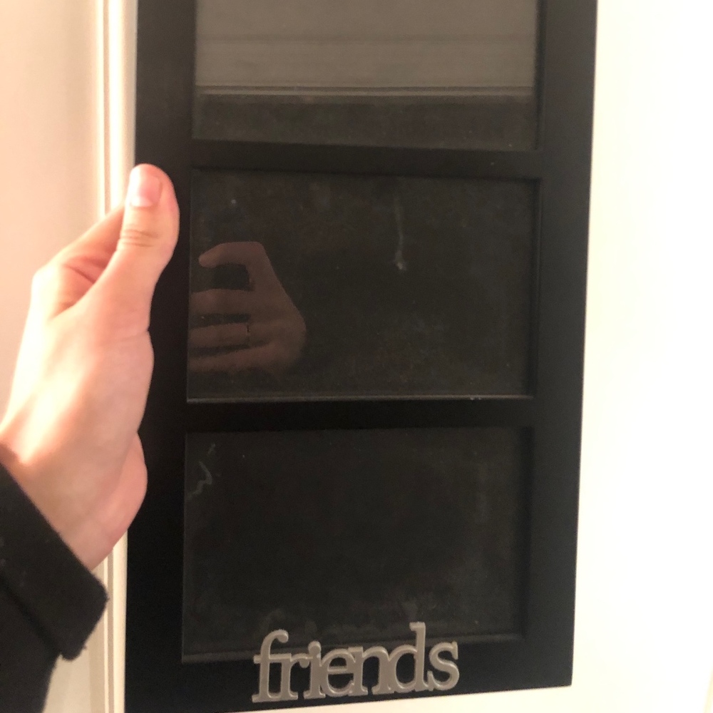 3 Picture Frame with 'friends'